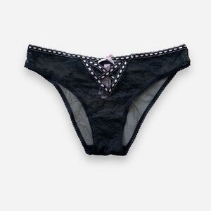 🌸New🌸 Victoria’s Secret cheekini panty M new
